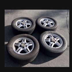 4 — 215/65r15 5x114.3 5x4.5 Stock Honda Crv Civic Accord  Tacoma Camry Crv Wheels Rims Tires!!!!