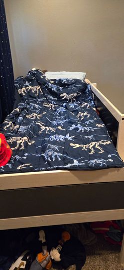 Little boys twin bed