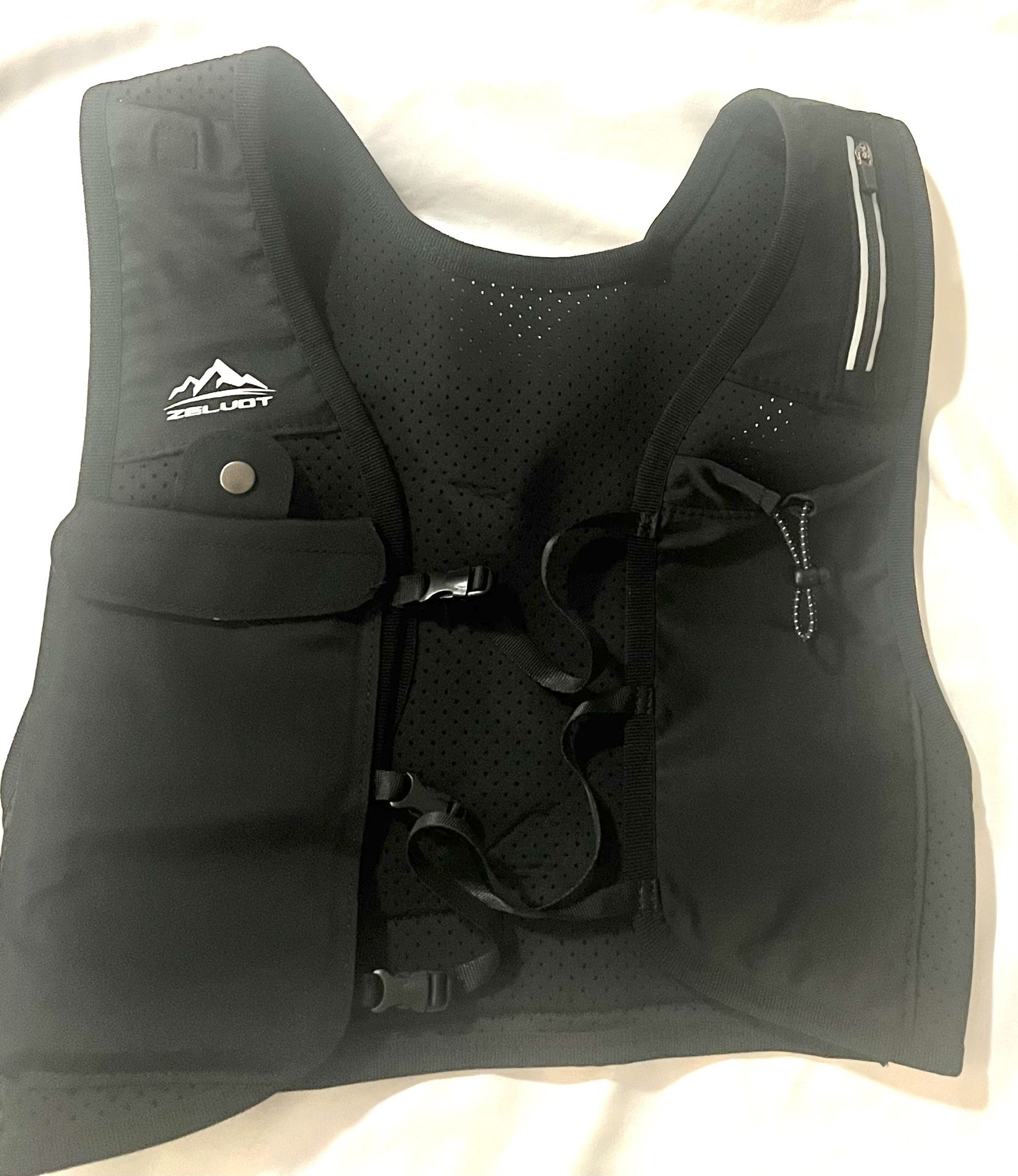 Running Vest for Women Men, USA Original Patent, Adjustable Chest Straps Running Hydration Vest 