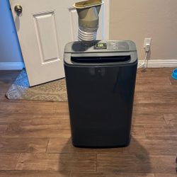 Air Conditioner or Fan Only LG  Mobil With Wheels