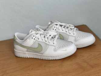 Nike Dunk Low Phantom Olive Aura (women’s)