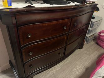 Queen size bed and dresser