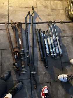 Dodge ram 4 x 4 Dooley shocks and suspension parts