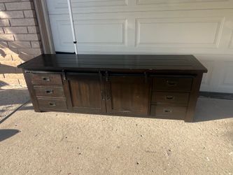 Free tv stand