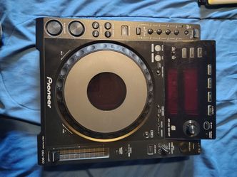 1 x Pioneer CDJ 900