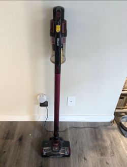 Shark cordless Pet Plus Lightweight Stick Vaccuum