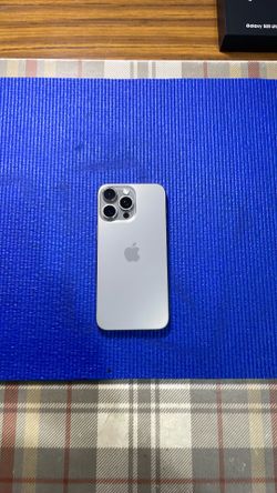 Iphone 15pro max 1tb natural unlocked