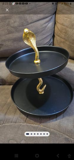 TWO TIER COBRA STAND