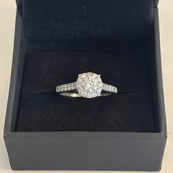 Ladies Platinum Diamond Ring