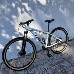 Trek Marlins 4 Tire 29 Frame M 