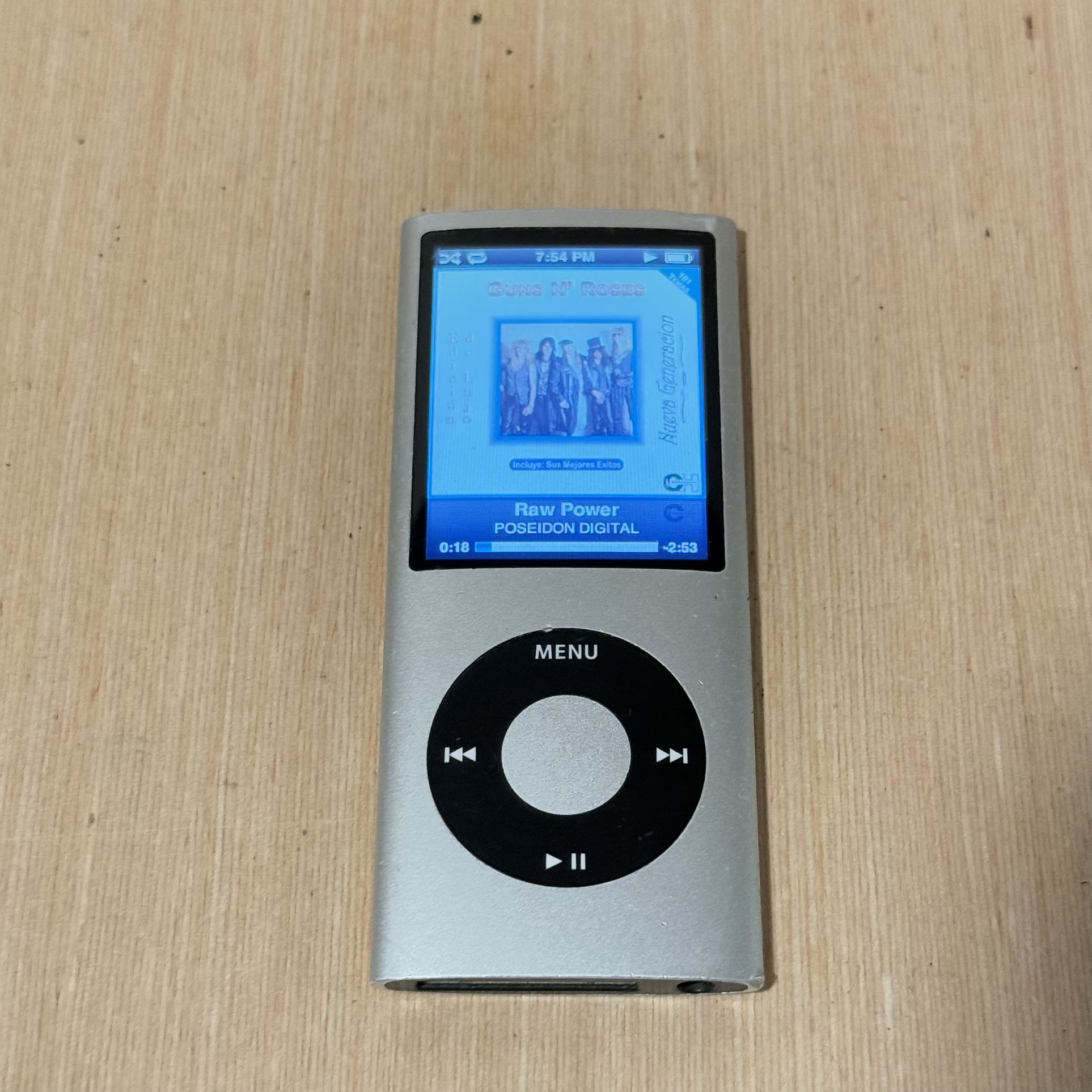 iPod Nano 4th Gen 16GB Silver Model:A1285 Tested Good w/Charger/ 1990-Songs Read