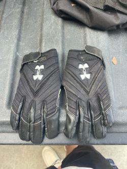 Under Armour Padded Gloves - Black - Used Good Condition