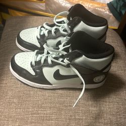 Nike Dunks 