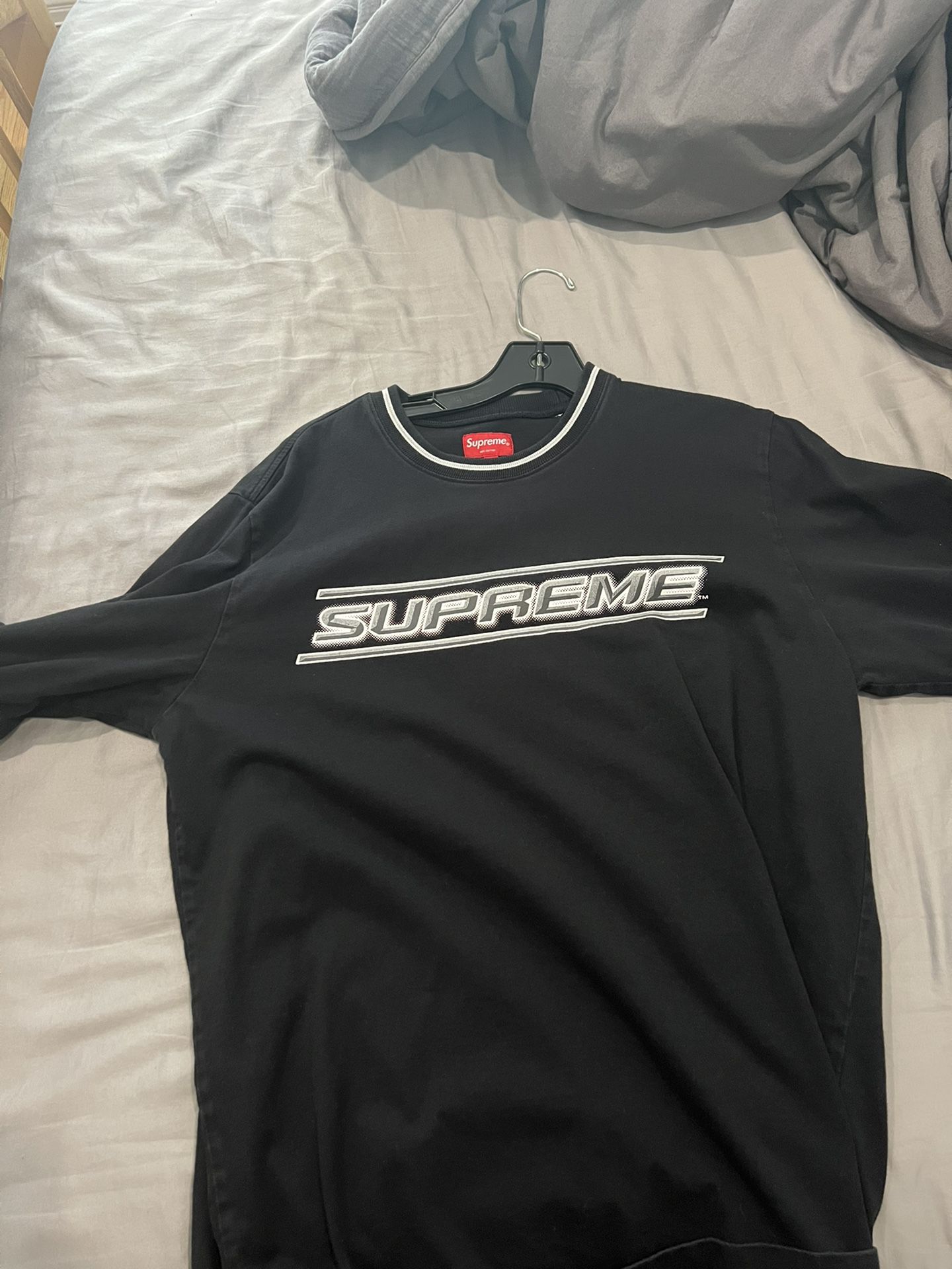 supreme sweatshirt 