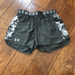 Size small, grey under armour exercise shorts!