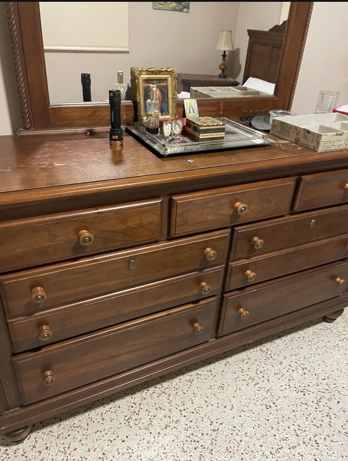 Dresser