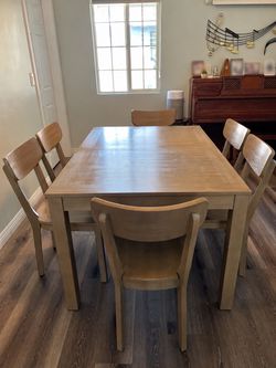 Wood Dining Table Extendable with 6 Chairs
