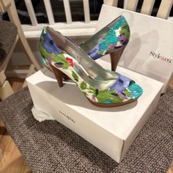 Shoes size 6.5
