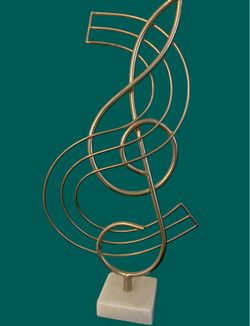 Musical theme sculpture