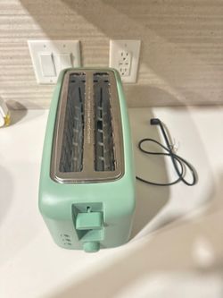 NEW - Bella 4 Slice Slim Toaster – Seaglass Color
