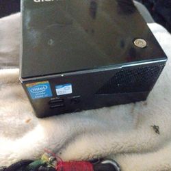 Gigabyte Mini PC 