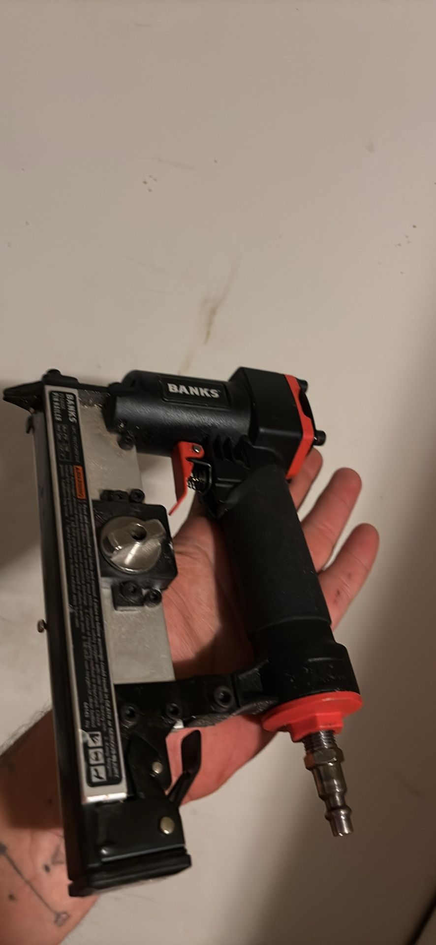 banks 1/2-1 nailer 23 gauge