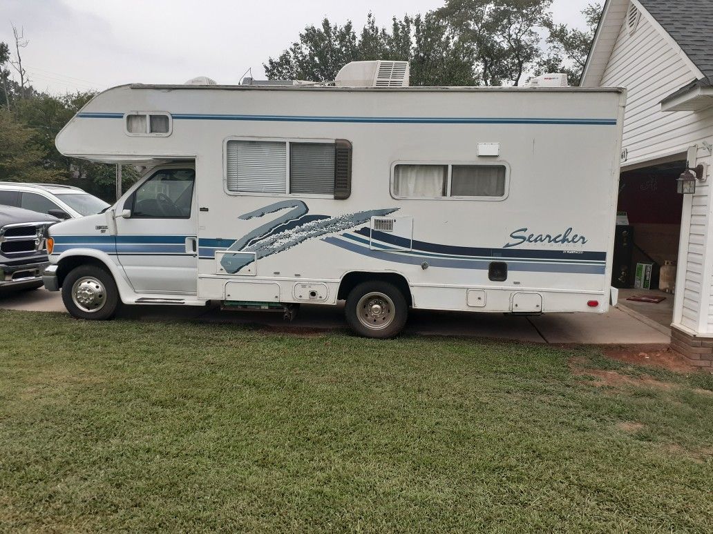 Photo Ford searches RV