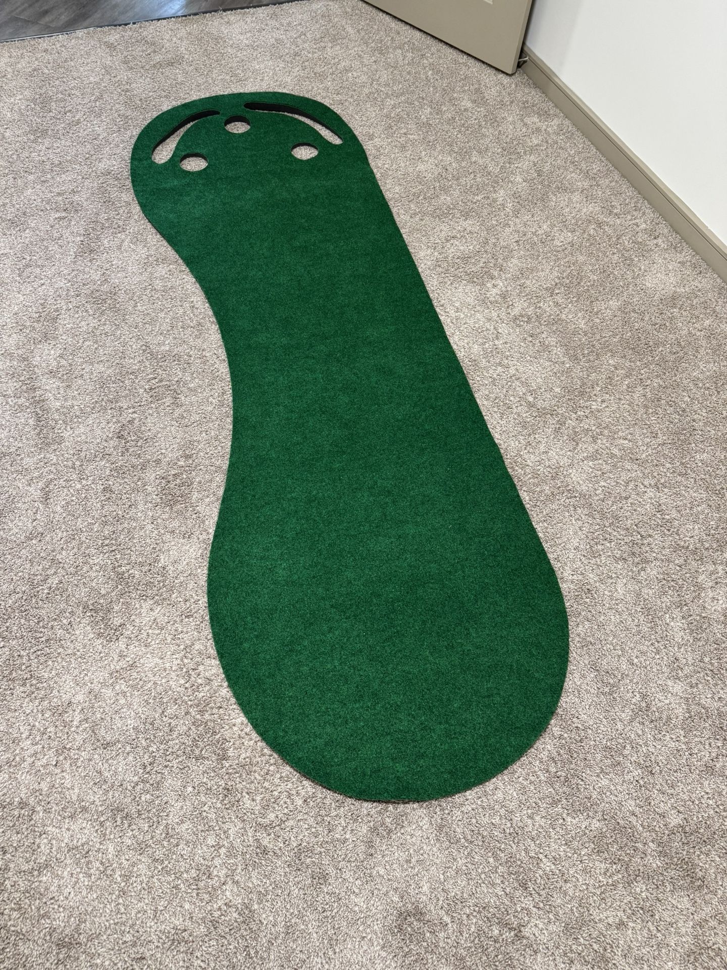 3-Hole Putting Green - Great for Home or Office