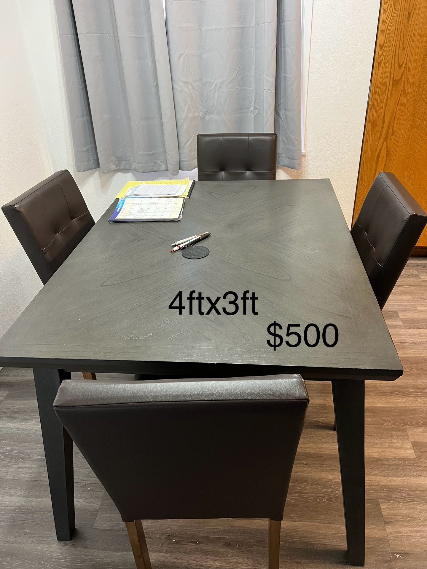 Kitchen Table And 4 Chairs