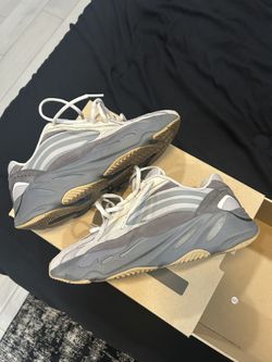 Yeezy 700 (100%) Legit
