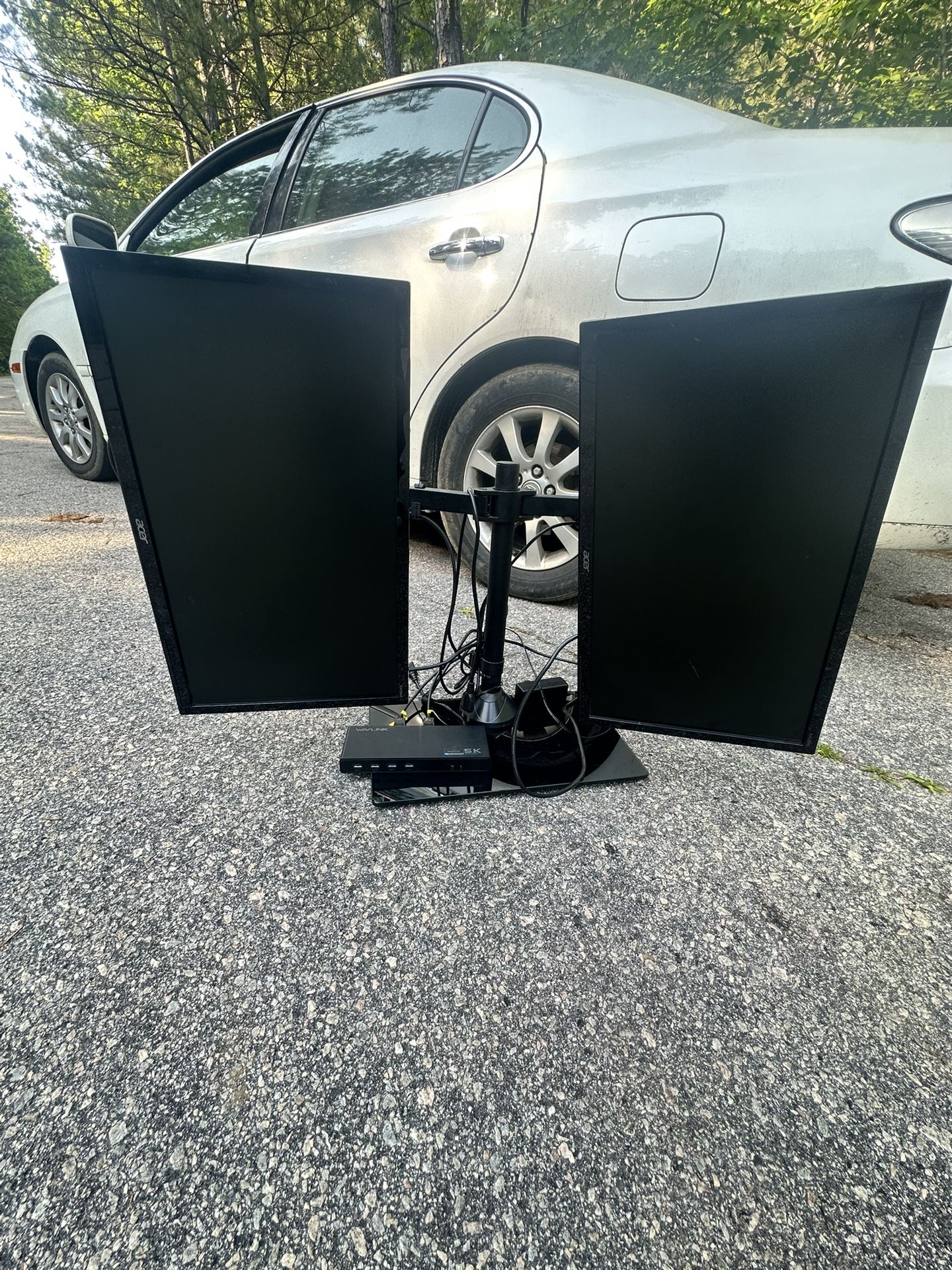 Acer LCD monitor And WAVLINK 5K Display Link