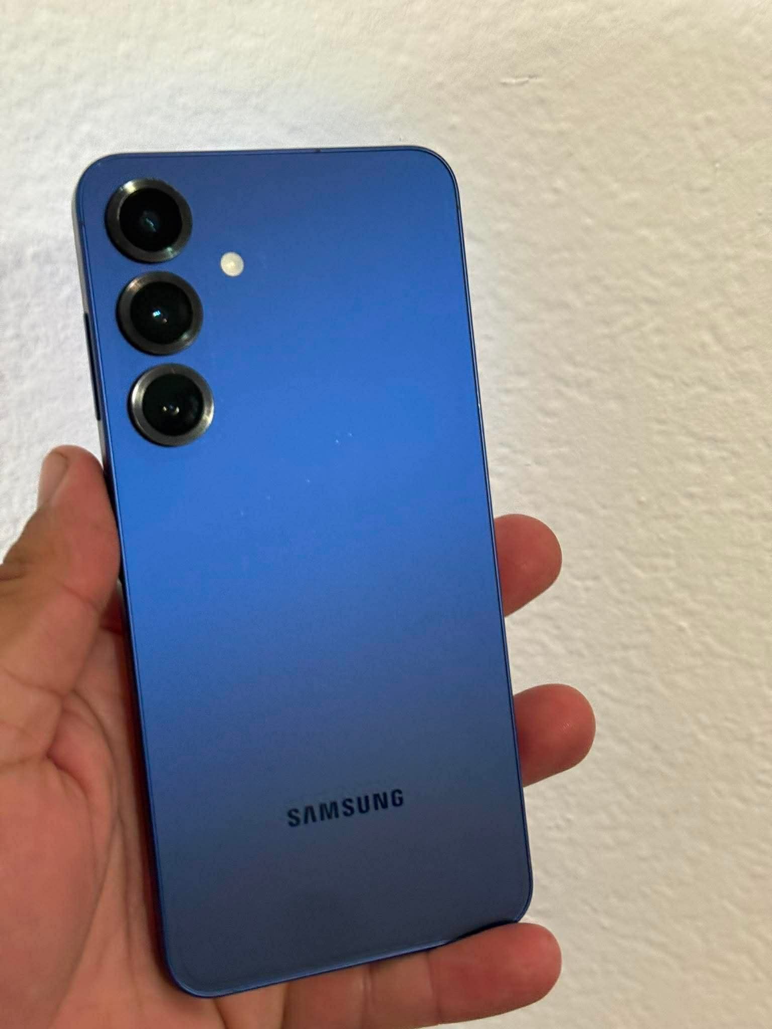 Samsung s25 plus 256gb blue color unlocked for all carrier great condition