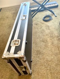 Yamaha CP33 88-Key Stage Piano + Stand, Bench, Road Case