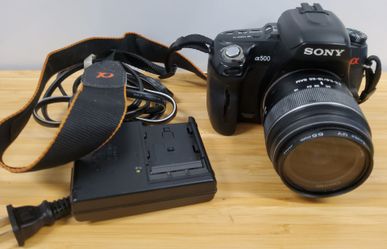 Sony DSLR-A500 12.3 MP Digital Camera SLR w 18-55mm  AF Zoom Lens