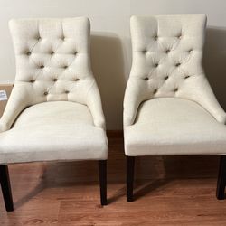 Accent Chairs 