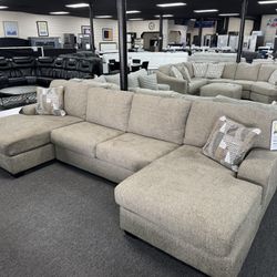 Double Chaise Sectional. 🚚WE DELIVER🚚