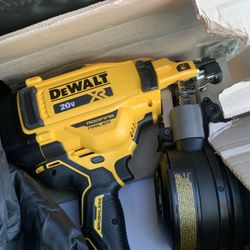 Dewalt 20V MAX Roofing Nailer New 