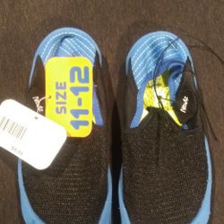Size 11-12 Boys Water Shoes
