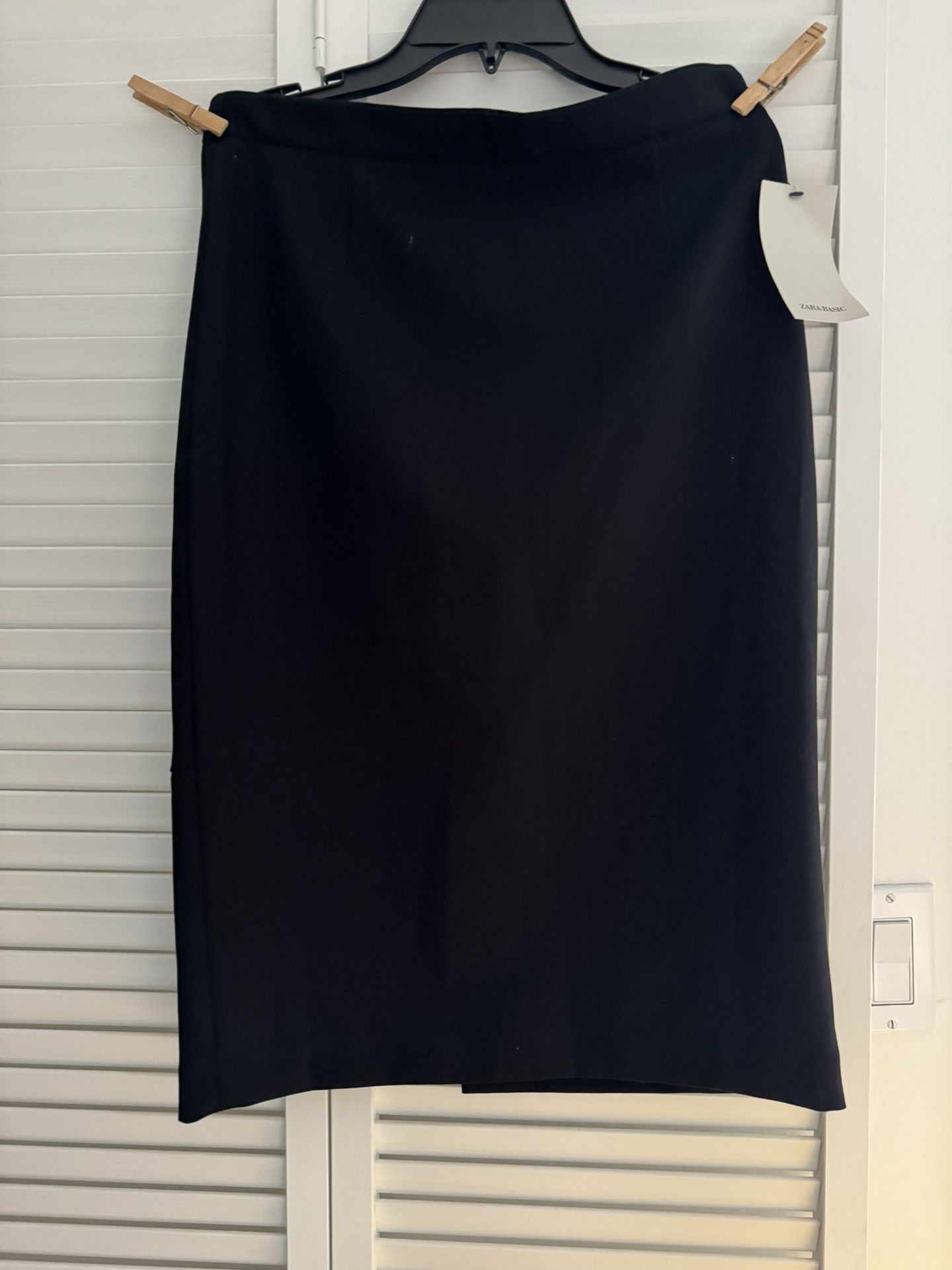 Brand new with tag! Zara basic skirt size M