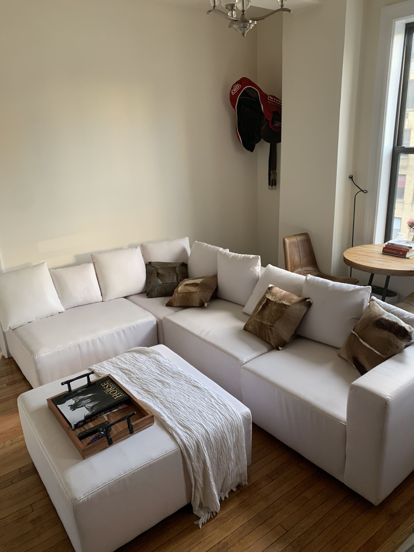 White Leather 6-piece Sectional Couch