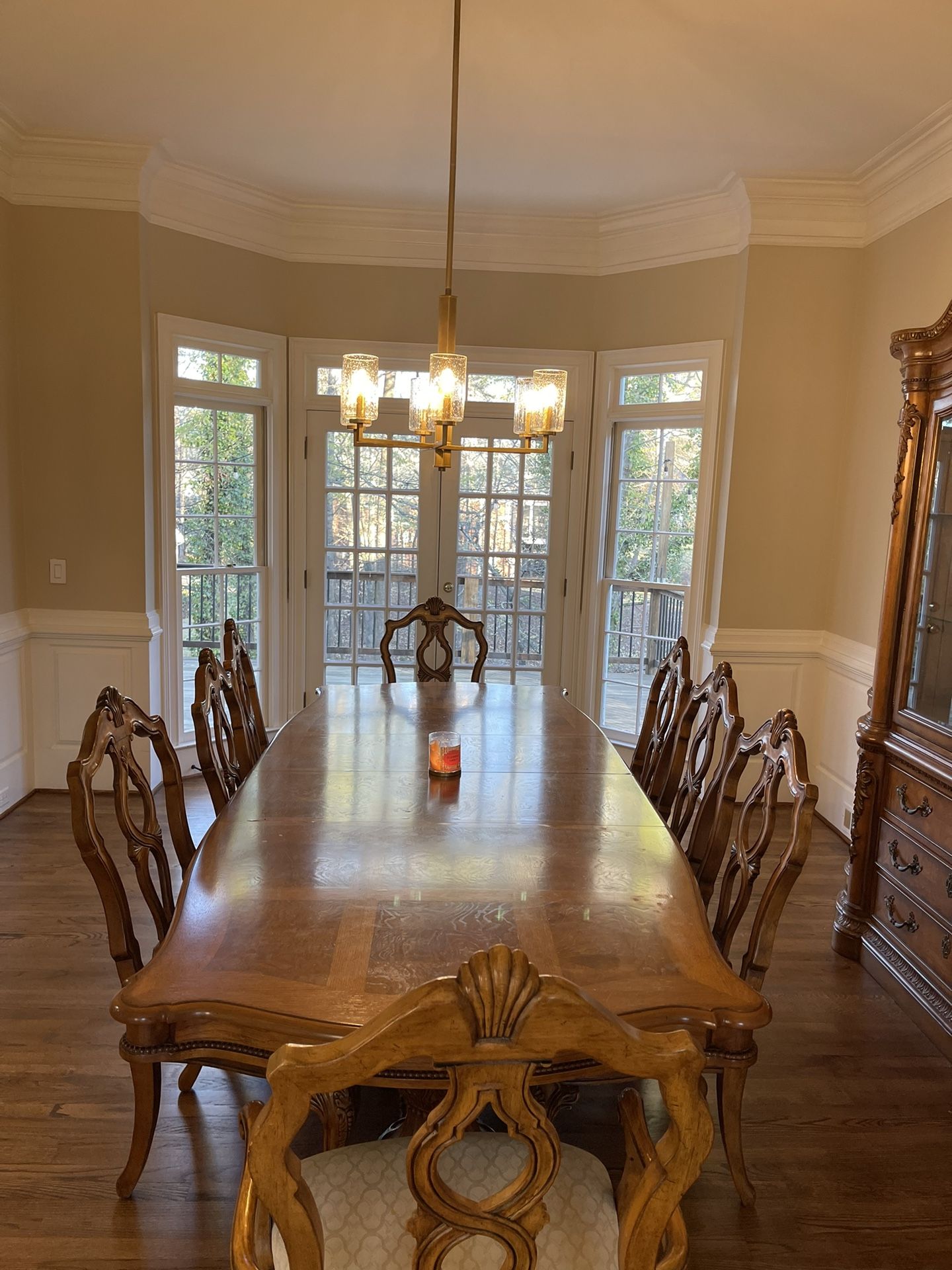 Havertys Dining Table - 8 Chairs, China Cabinet
