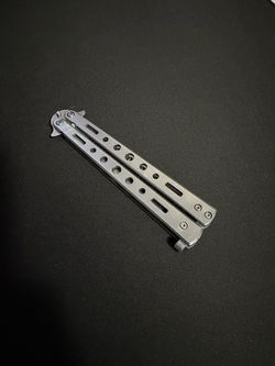 Butterfly comb