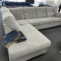 L Shape Sectional. 🚚WE DELIVER🚚