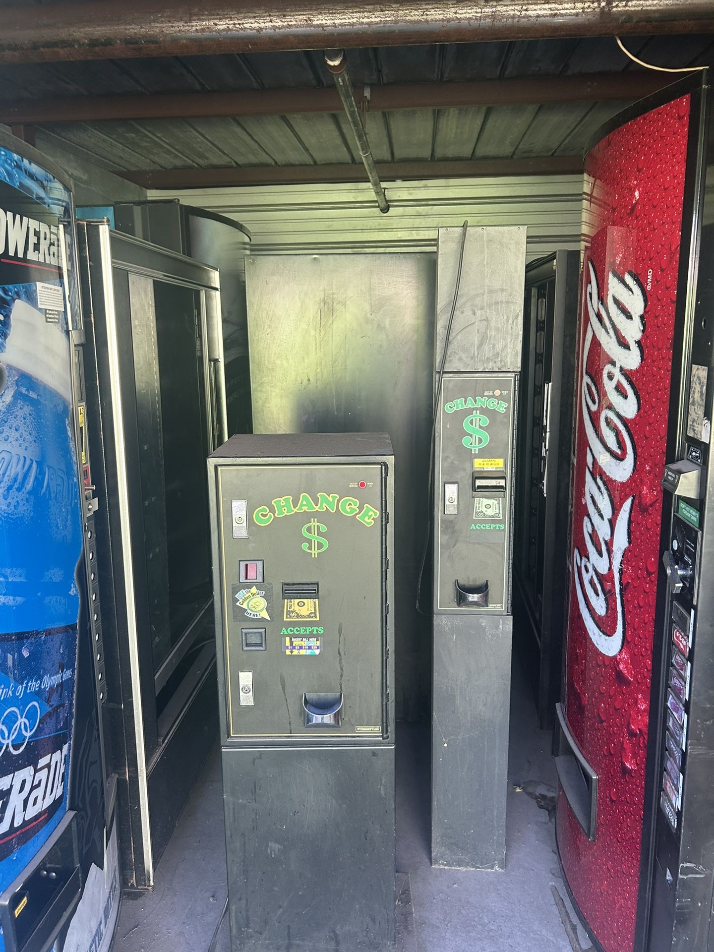 9 Vending & 3 Change Machines