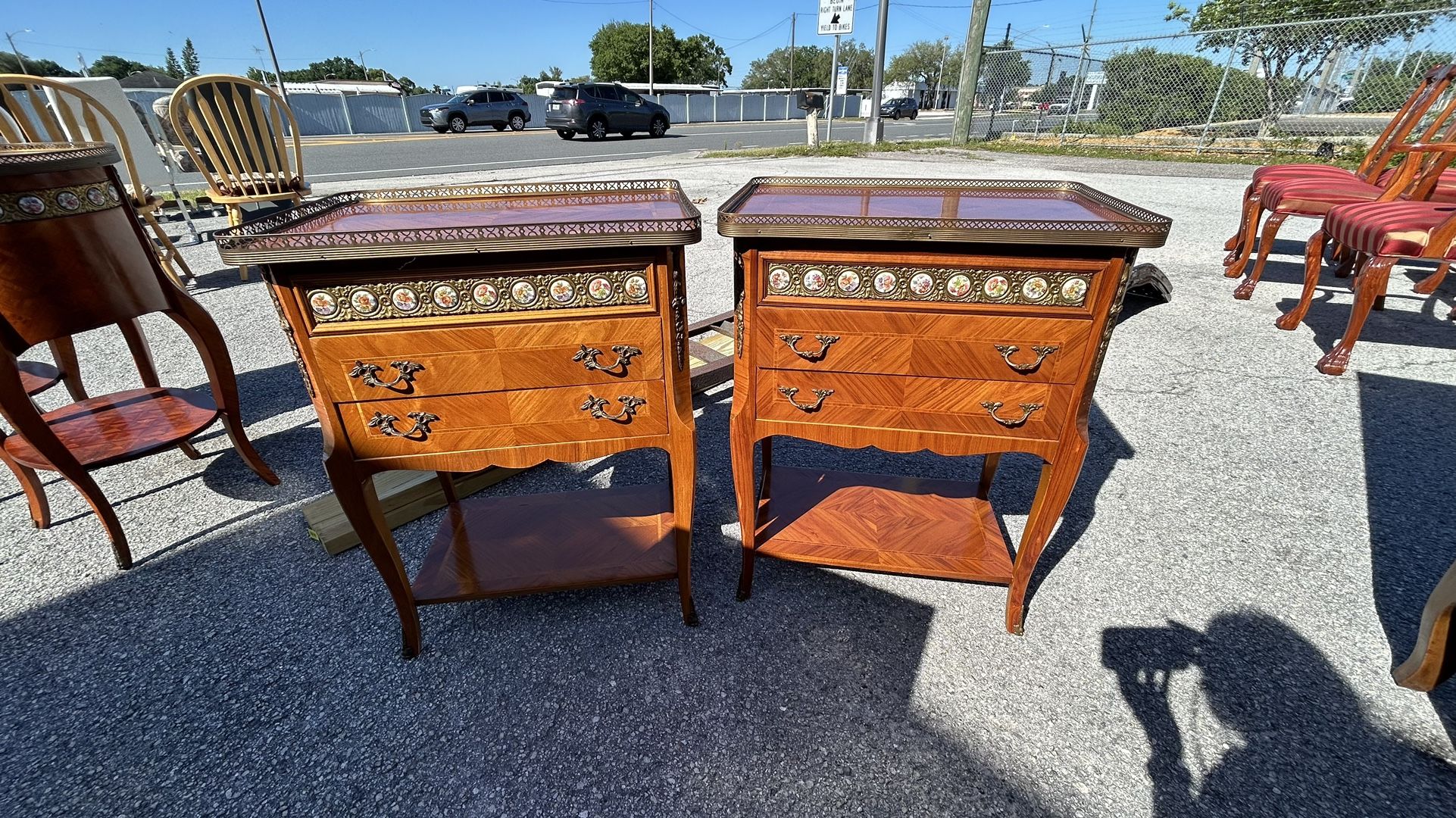 Set Of 2 Nightstands Antique French Style Louis Xv 