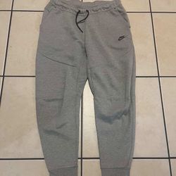 Nile Tech Sweats Size L 