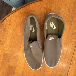 Nike olive green size 14