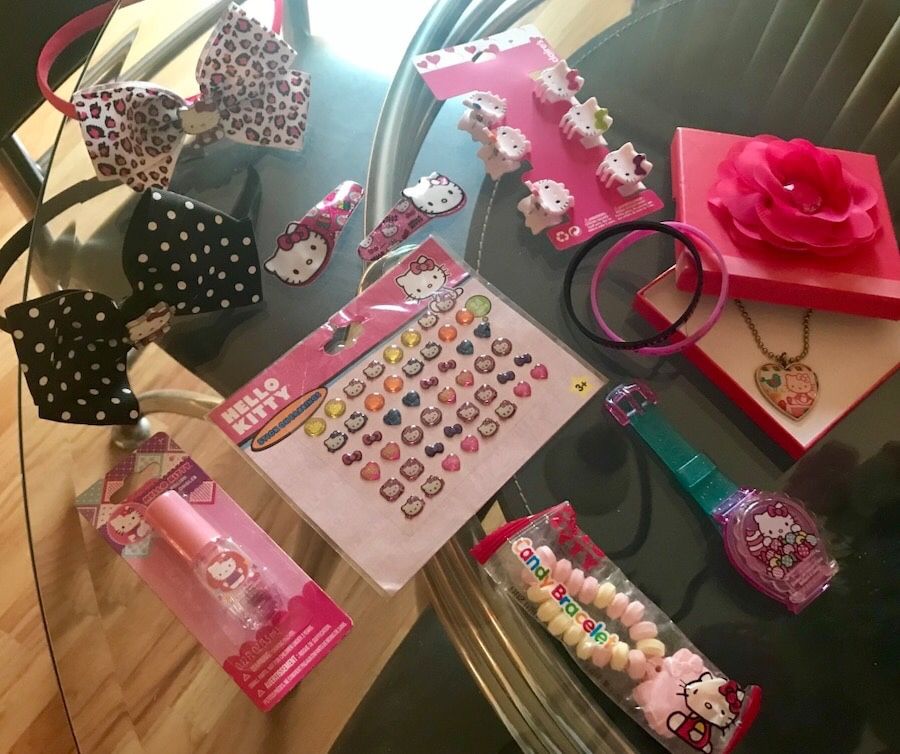 NEW HELLO KITTY FUN DRESS UP, TOY, AND HAIR ACCESSORIES BUNDLE