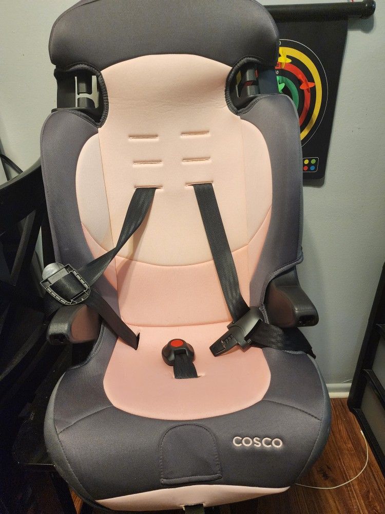 Cosco Booster Car Seat - Excellent Condition- Affordable-Norridge