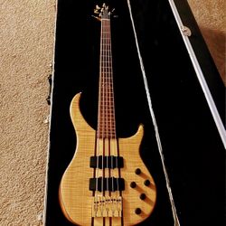 USA 2004 Peavey Flame maple Cirrus 5 string Bass W/ Original Case